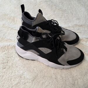 Nike Air Huarache Black Grey White Sneakers Men’s Size 10.5